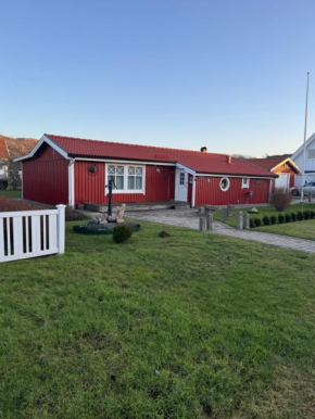 Skönaste stället som finns. Bara 300 m till havet. Lysekil